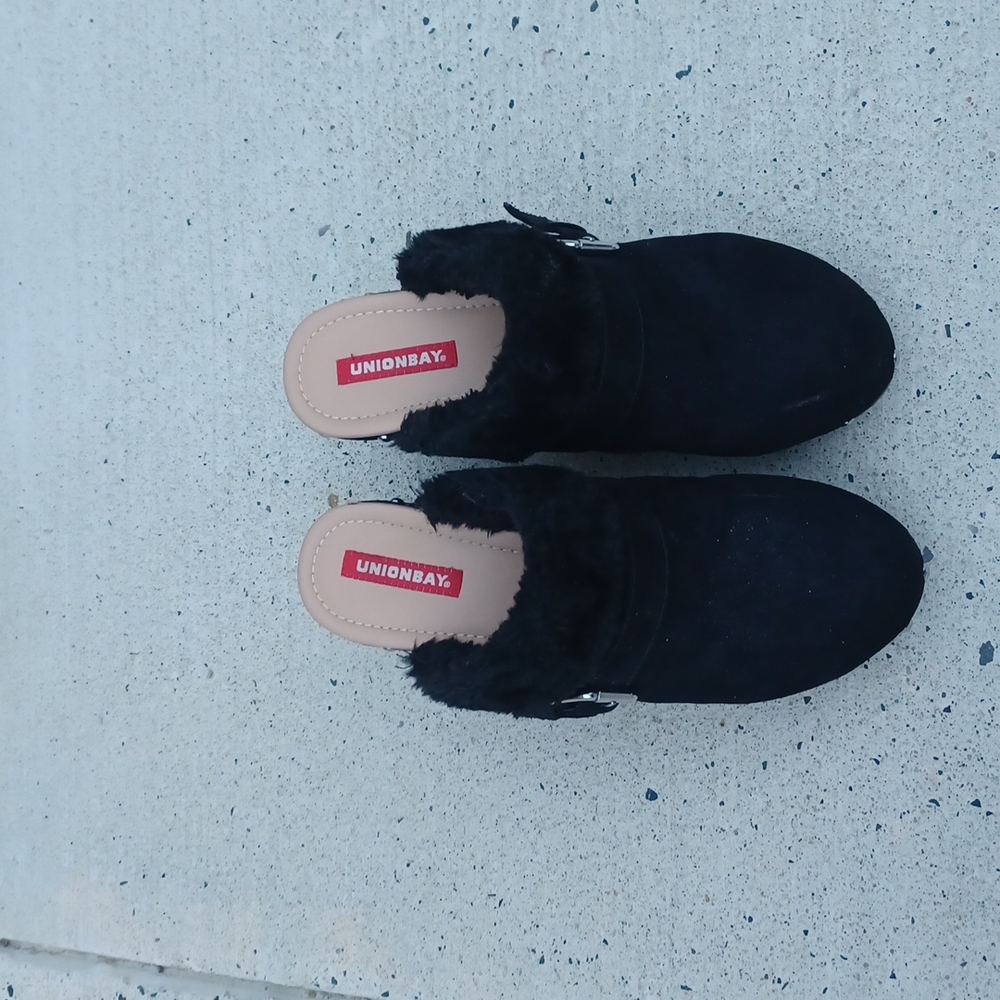 Ladies black union bay clogs